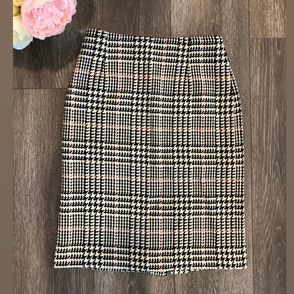 Vintage Wool Plaid Skirt. Size 26.